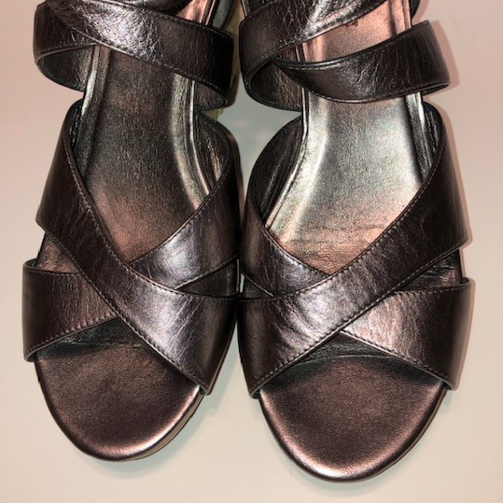 Sz 8 Cole Haan Air Marisa Silver Gunsmoke Wedge Sandals NWOT - Picture 4 of 16